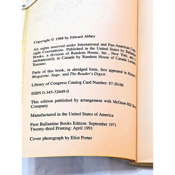 DESERT SOLITAIRE: A Season in the Wilderness by Edward Abbey (1968 MMPB) - Picture 2 of 6